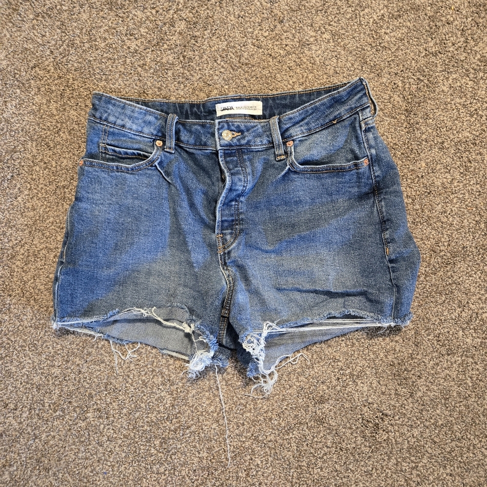 Brand new!! New women's Zara stretchy denim cut off raw hem jean shorts size 14